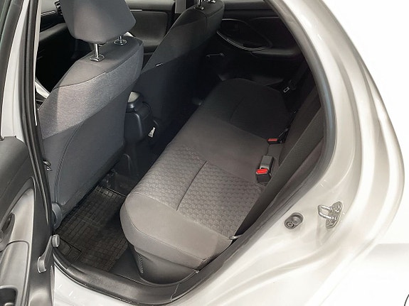 Toyota Yaris 9 of 9