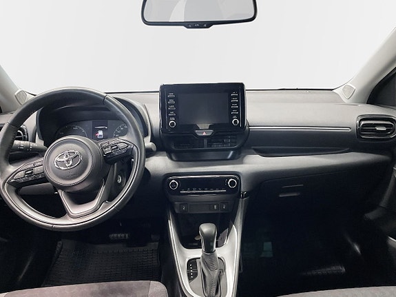 Toyota Yaris 6 of 9