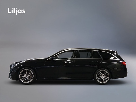Mercedes-Benz E220 2 of 13