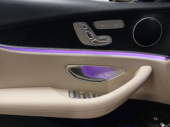 Mercedes-Benz E220 13 of 13