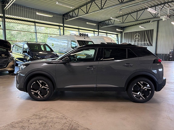 Peugeot 2008 2 of 5