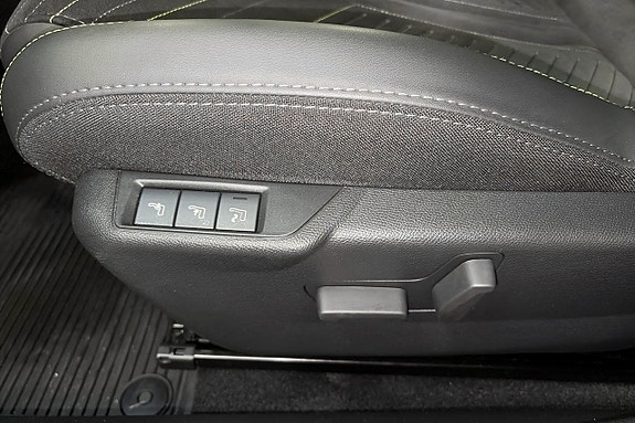 Peugeot 2008 6 of 25