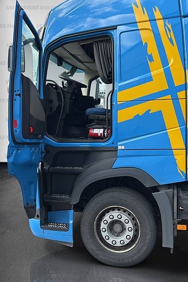 Volvo FH13 460 6x2 I-Save Facelift 7 of 17