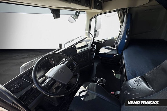 Volvo FH13 460 6x2 I-Save Pusher 16 of 16