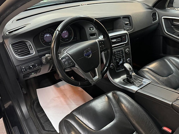 Volvo V60 7 of 17