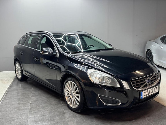 Volvo V60 2 of 5