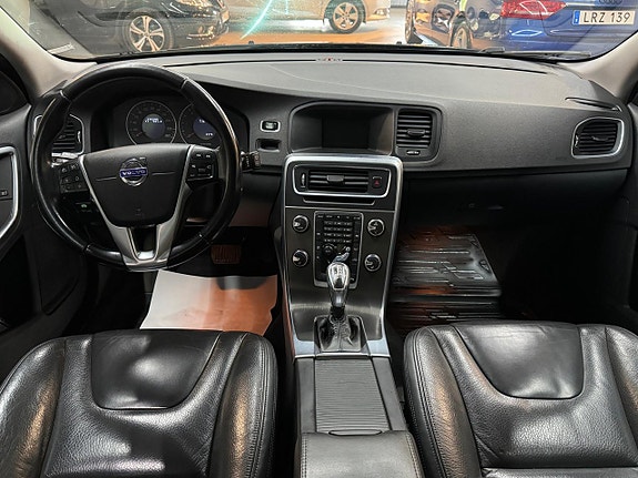 Volvo V60 6 of 17