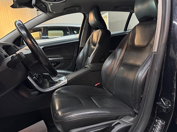 Volvo V60 16 of 17