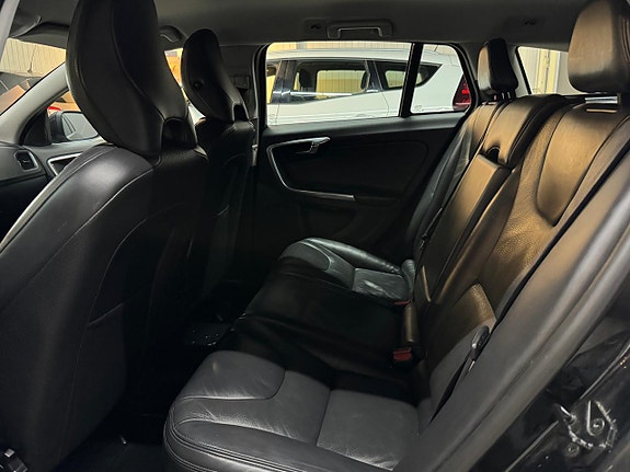 Volvo V60 17 of 17