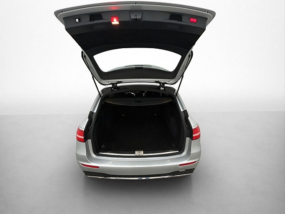Mercedes-Benz E200 10 of 30