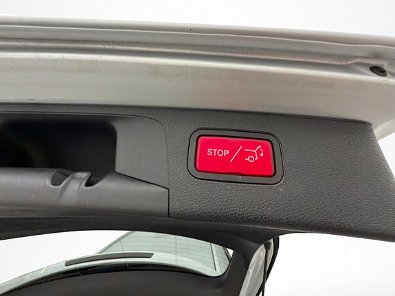 Mercedes-Benz E200 11 of 30