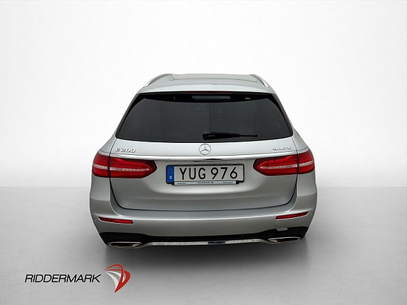 Mercedes-Benz E200 5 of 5