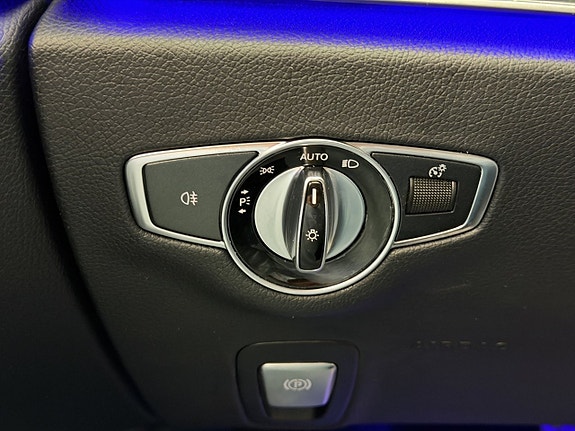 Mercedes-Benz E200 28 of 30