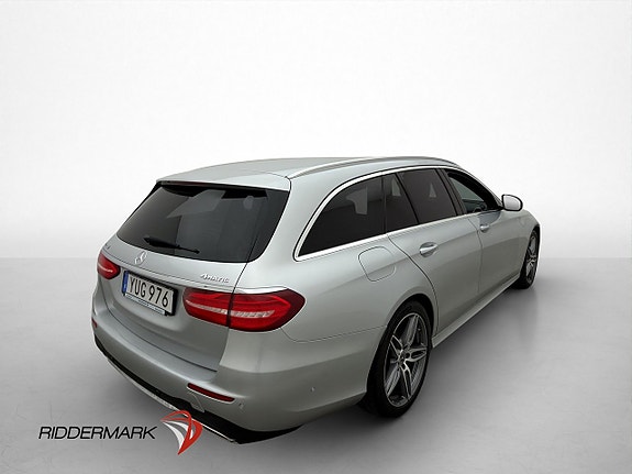 Mercedes-Benz E200 6 of 30
