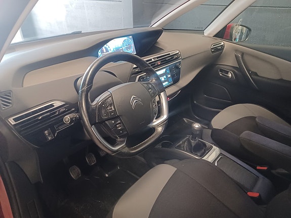 Citroen C4 Picasso 13 of 15