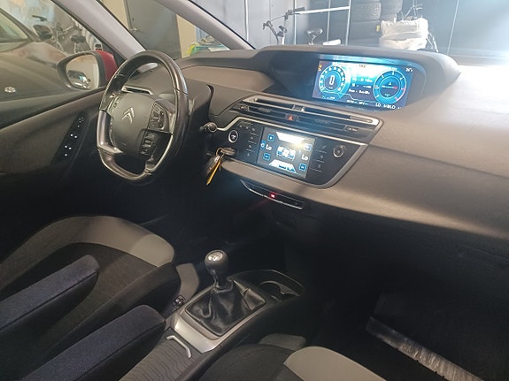 Citroen C4 Picasso 9 of 15
