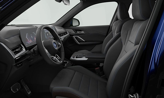 BMW iX1 3 of 3