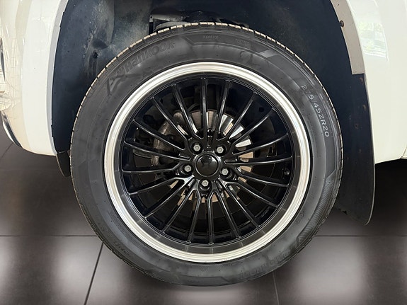 Volkswagen Amarok 26 of 26