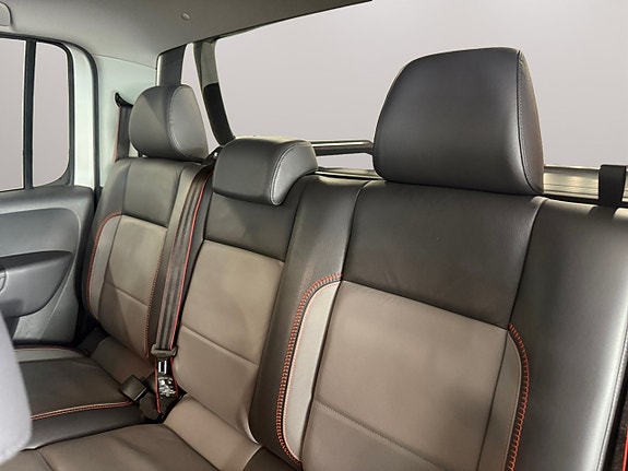 Volkswagen Amarok 12 of 26