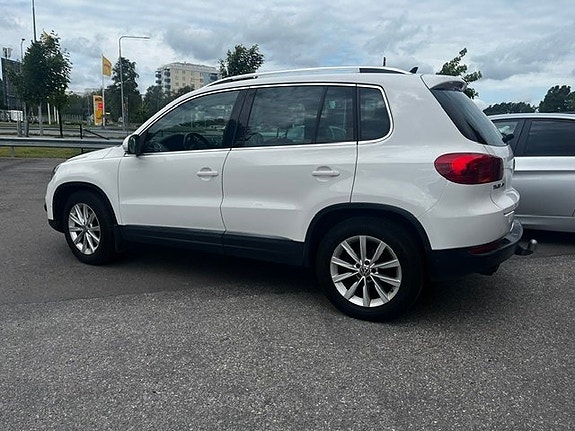Volkswagen Tiguan 4 of 5