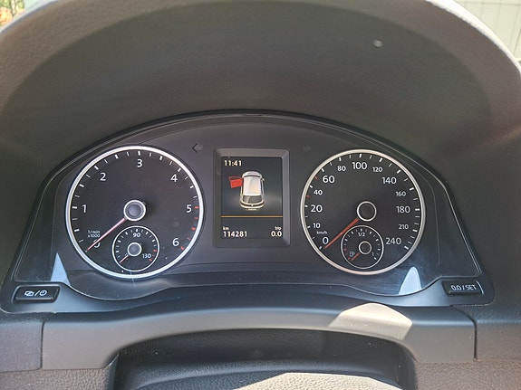 Volkswagen Tiguan 5 of 5