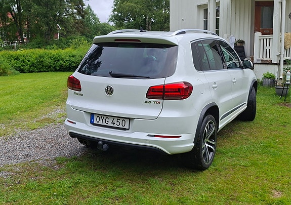 Volkswagen Tiguan 3 of 5