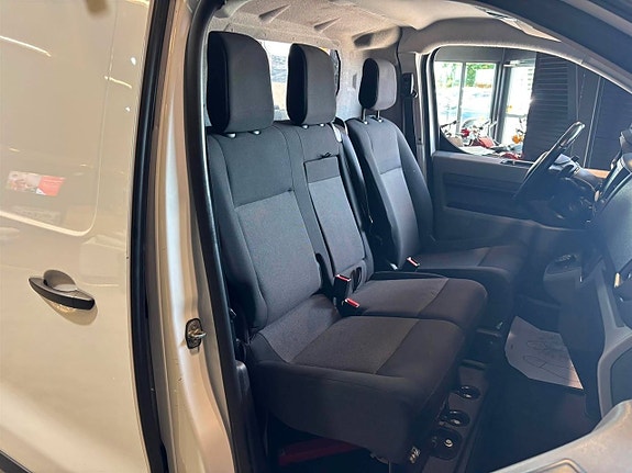 Opel Vivaro 19 of 26