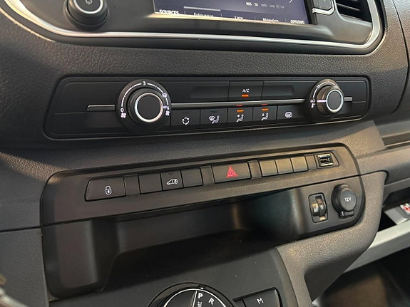 Opel Vivaro 8 of 26