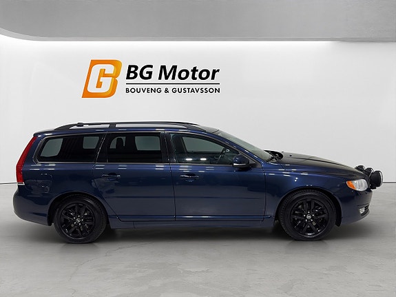 Volvo V70 3 of 5