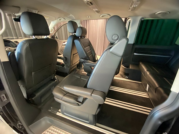 Volkswagen Multivan 10 of 30