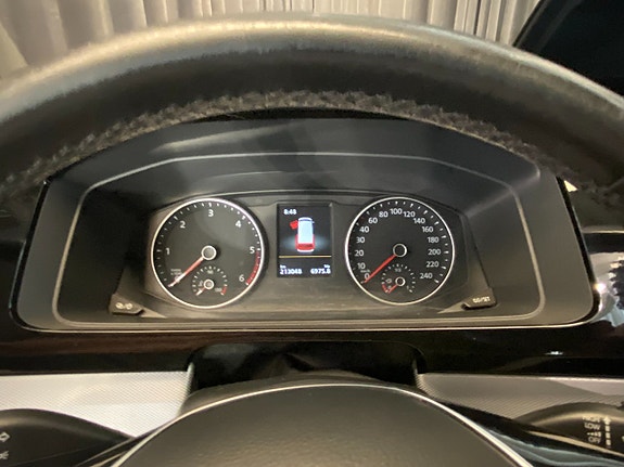 Volkswagen Multivan 17 of 30