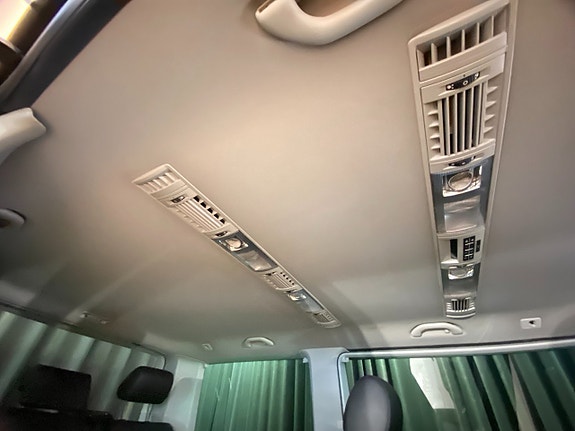 Volkswagen Multivan 15 of 30