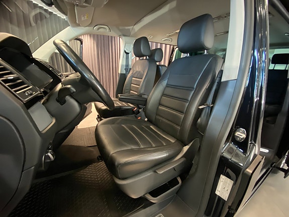 Volkswagen Multivan 5 of 30