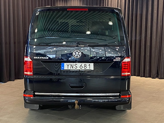 Volkswagen Multivan 2 of 30