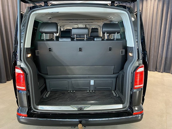 Volkswagen Multivan 30 of 30