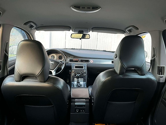 Volvo V70 4 of 8