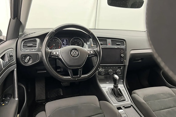 Volkswagen Golf VII 8 of 13