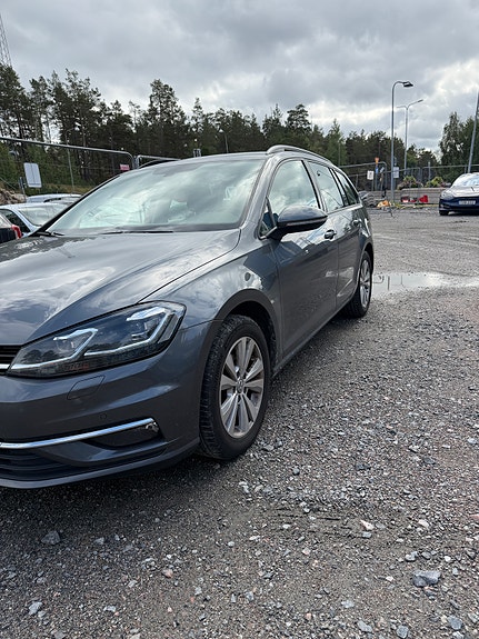 Volkswagen Golf VII 2 of 13