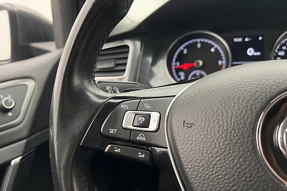 Volkswagen Golf VII 11 of 13