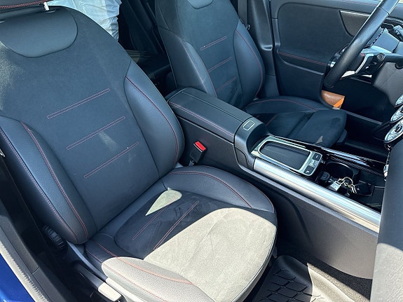Mercedes-Benz GLA250 e 3 of 5