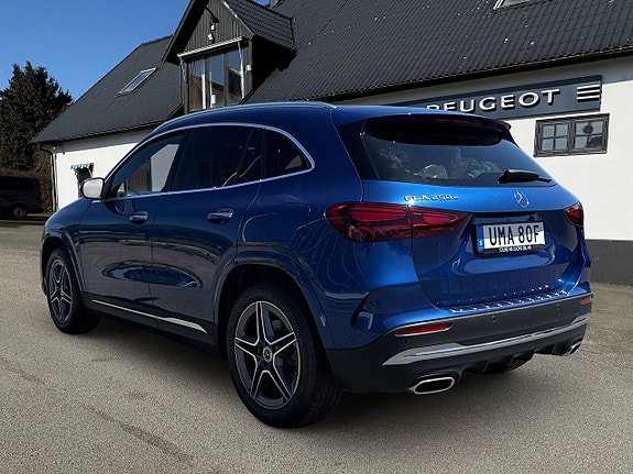 Mercedes-Benz GLA250 e 2 of 5