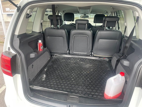 Volkswagen Touran Cross 5 of 5