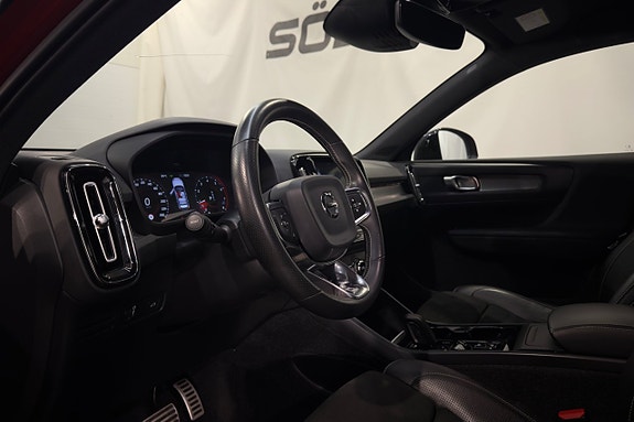 Volvo XC40 10 of 28