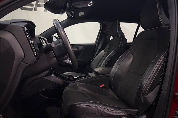 Volvo XC40 8 of 28