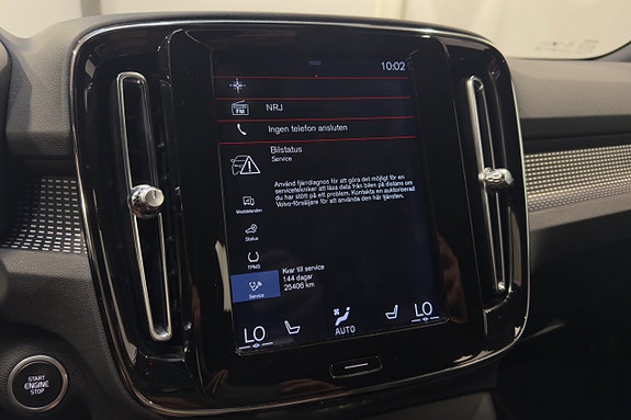 Volvo XC40 16 of 28