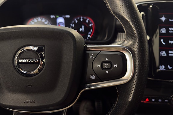 Volvo XC40 13 of 28