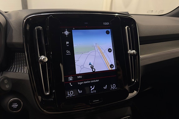 Volvo XC40 15 of 28