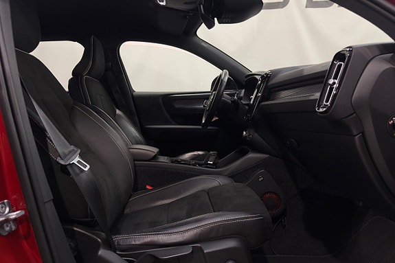 Volvo XC40 24 of 28