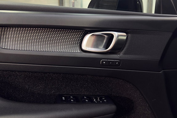 Volvo XC40 9 of 28
