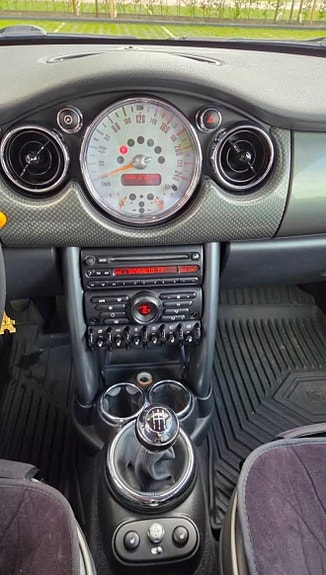 MINI Cooper 11 of 17